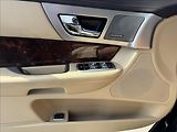Jaguar XF 3,0 D V6 Sportbrake 202kw - náhled 12