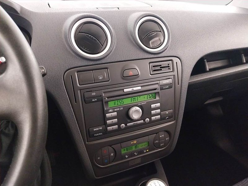 Ford Fusion (2010) 1.4, po STK, Tažné, rezervace - fotka 12 z 17