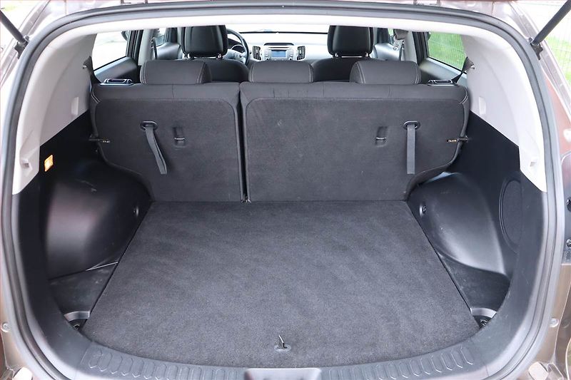 Kia Sportage (2014) 1.7 CRDi, Xenony, Tempomat - fotka 14 z 27