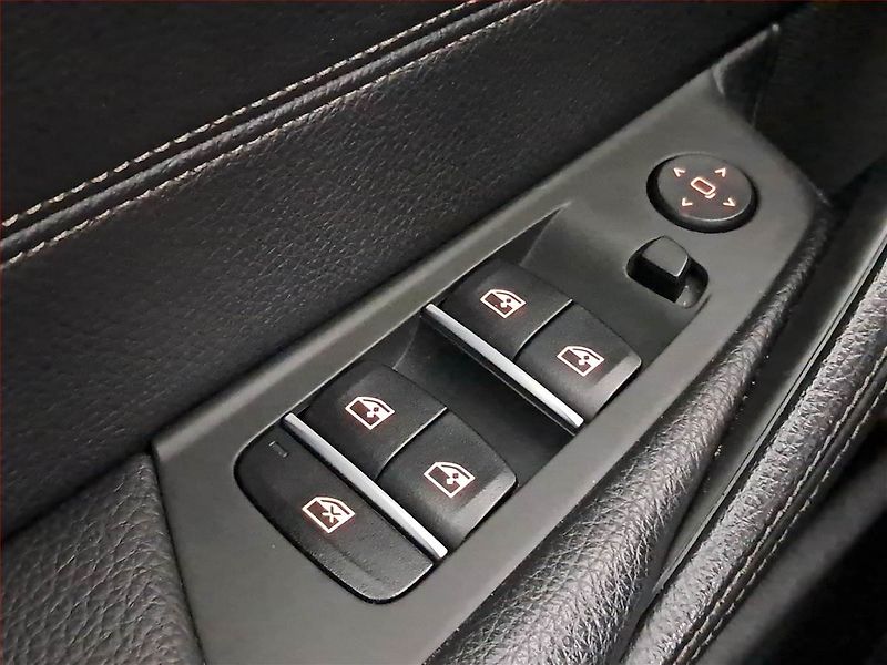 BMW Řada 5 (2017) 520d, Automat, Kůže, Navi - fotka 21 z 26