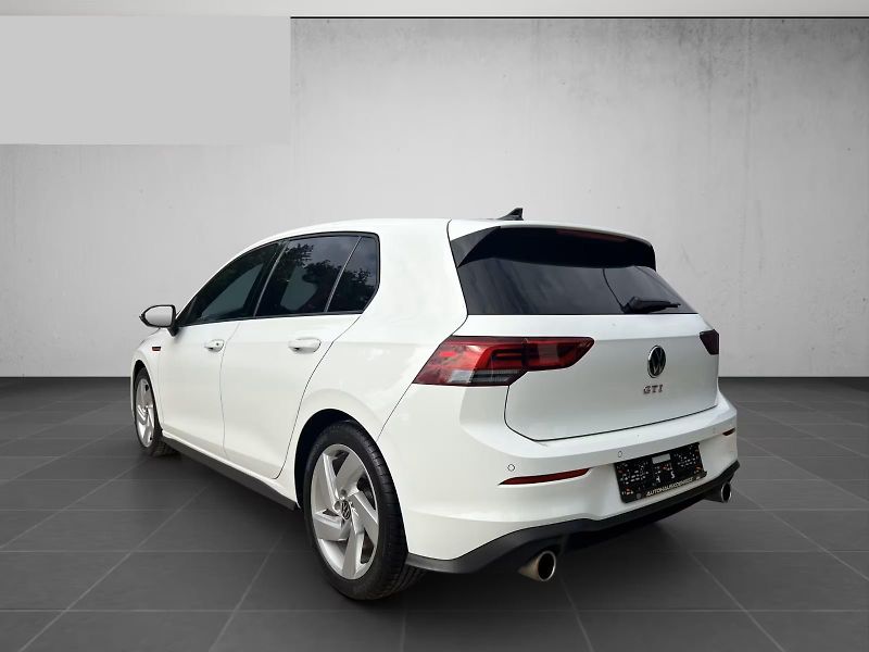 Volkswagen Golf GTI 2.0TSI DSG 180kW DPH - fotka 2 z 4