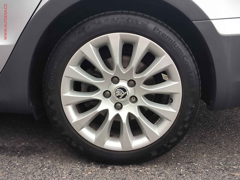 Škoda Superb (2014) 2.0 TDi 4x4, ČR, Outdoor, AT - fotka 21 z 22