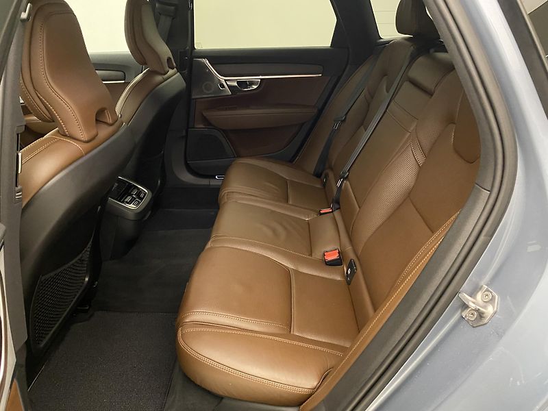 Volvo V90 CC D5 AWD INSCRIPTION AUT CZ - fotka 5 z 51