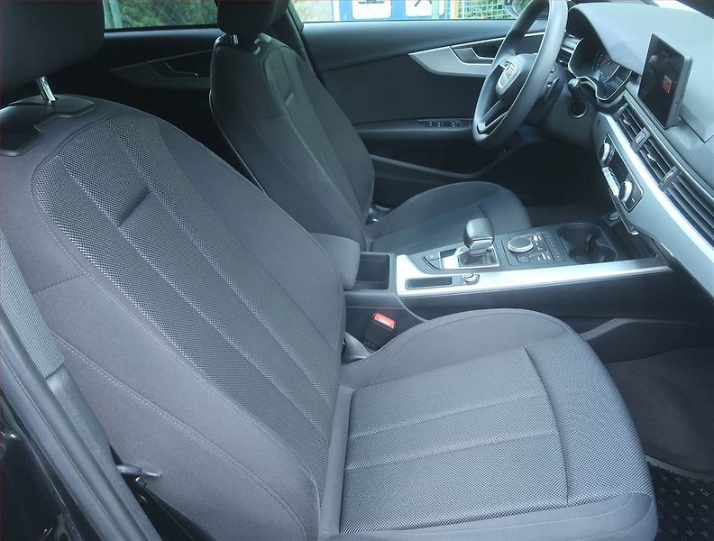 Audi A4 (2018) Design 2.0 TDI, Automat, Navi - fotka 9 z 16