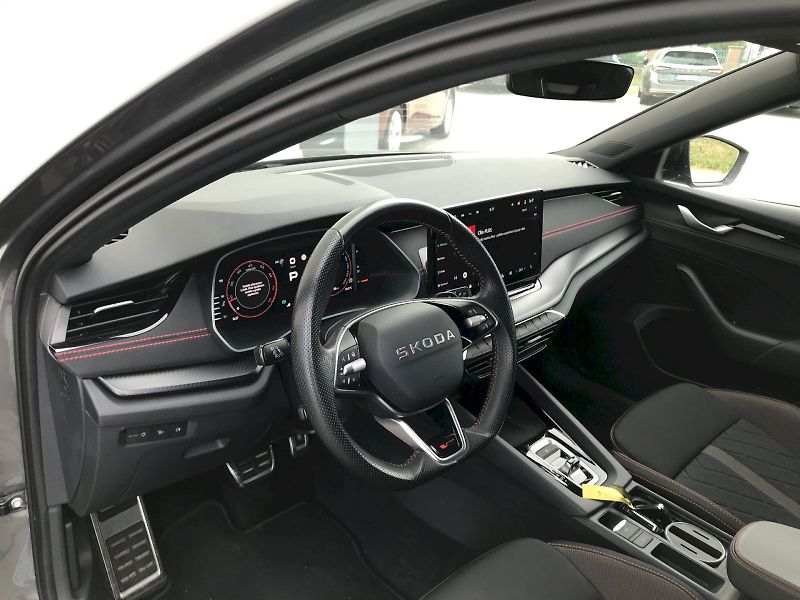 Škoda Octavia (2025) RS TS195/2.0A7F - fotka 17 z 25