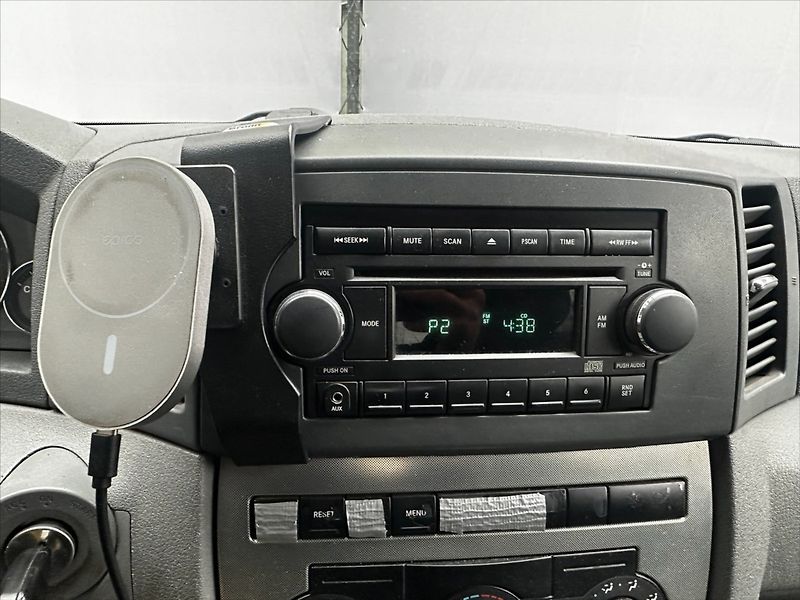 Jeep Grand Cherokee 3,7 154kW-LPG-SERVIS!! - fotka 24 z 37