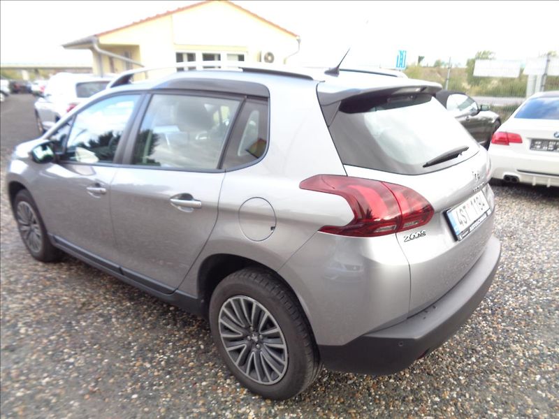 Peugeot 2008 1,2 - fotka 5 z 18