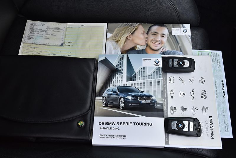 BMW Řada 5 520d M SPORT PAKET, PANORAMA - fotka 50 z 51