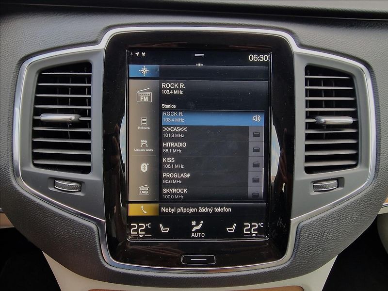 Volvo XC90 B5 AWD Momentum Pro Auto,1Maj - fotka 29 z 50