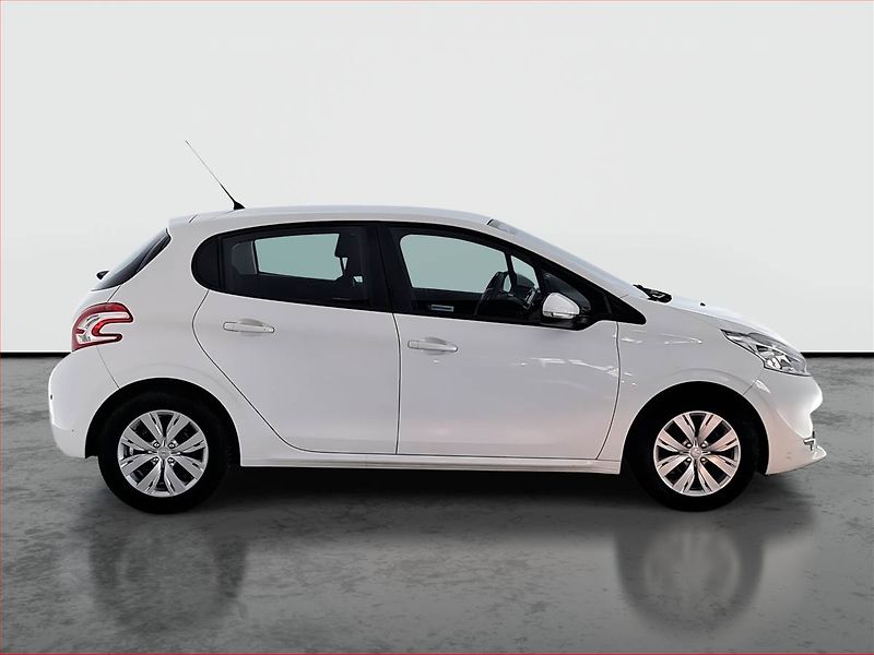 Peugeot 208 (2015) Active 1.4 HDI, Tempomat - fotka 6 z 16