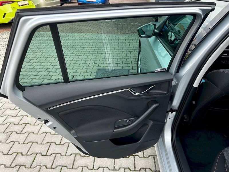 Škoda Kamiq (2021) 1.5 TSI 110kW MP6 Ambition - fotka 26 z 32
