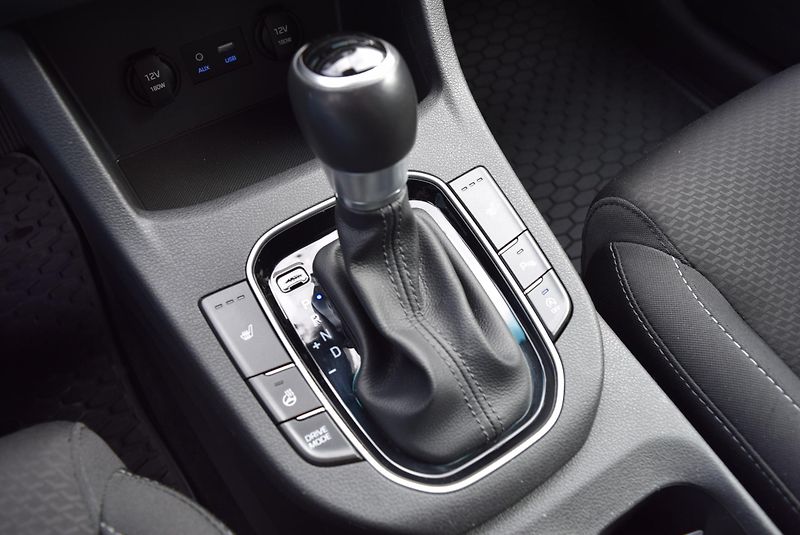 Hyundai i30 (2021) 1.6CRDi 85kw STYLE 7°AUTOMAT - fotka 24 z 49