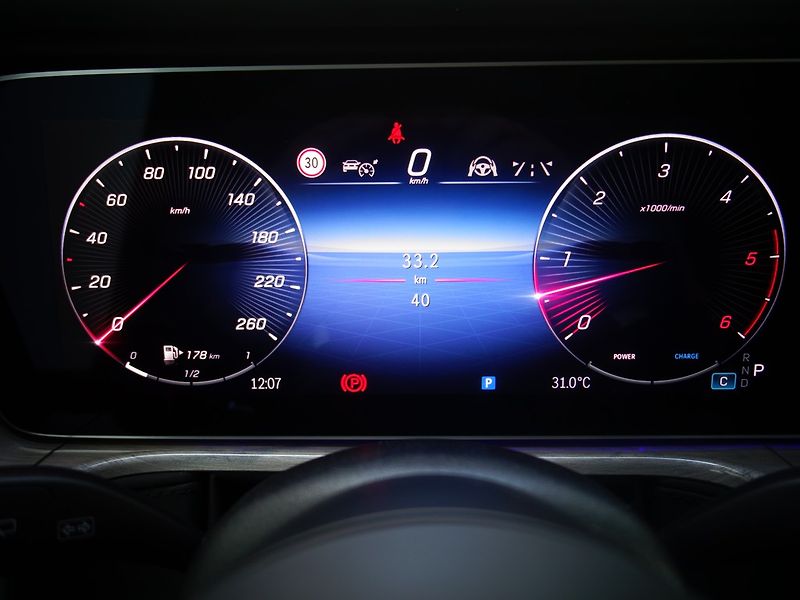 Mercedes-Benz Třídy G (2026) G450d*AMG*SUPERIOR*WEBASTO*CZ! - fotka 37 z 50