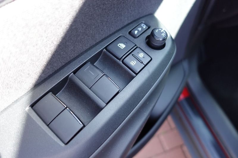 Toyota Yaris Cross 1,5 HEV Style - fotka 10 z 33