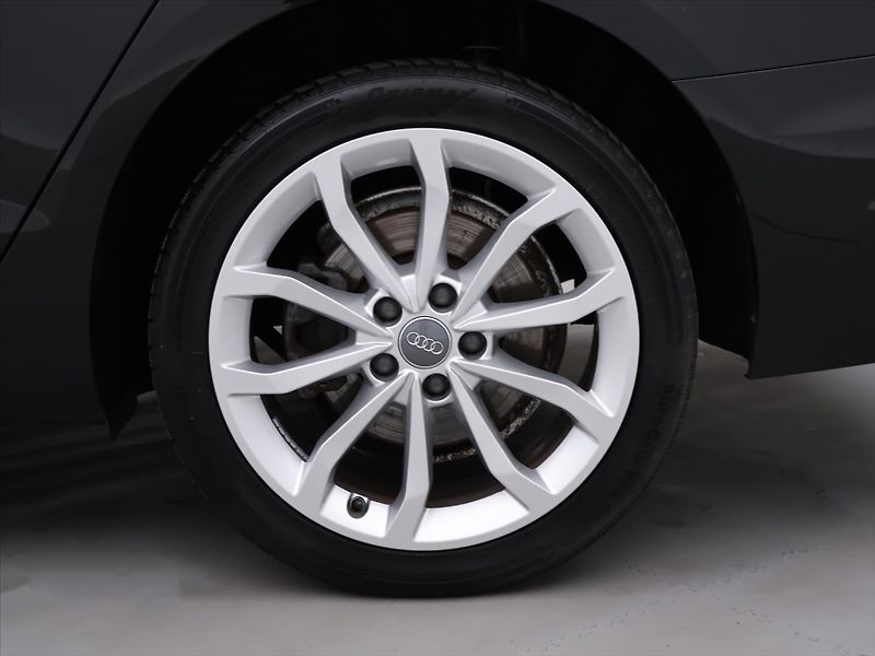 Audi A4 Avant 2,0 TDI 120kW S-tronic - fotka 32 z 39