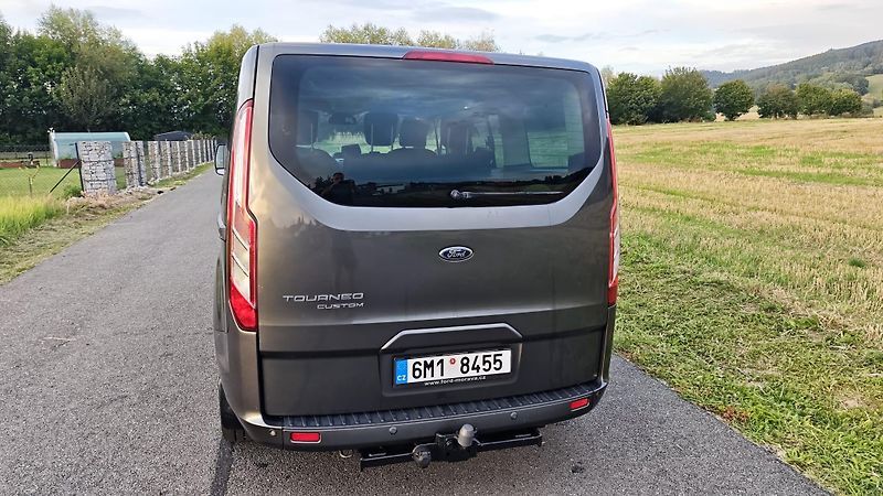 Ford Tourneo Custom (2016) - fotka 3 z 17