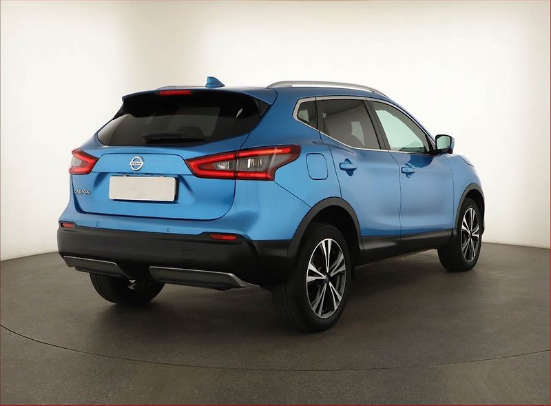 Nissan Qashqai (2018) 1.2 DIG-T, Navi, Tempomat - fotka 5 z 26