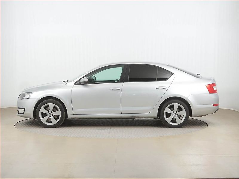 Škoda Octavia (2013) 1.8 TSI, Tempomat - fotka 3 z 17