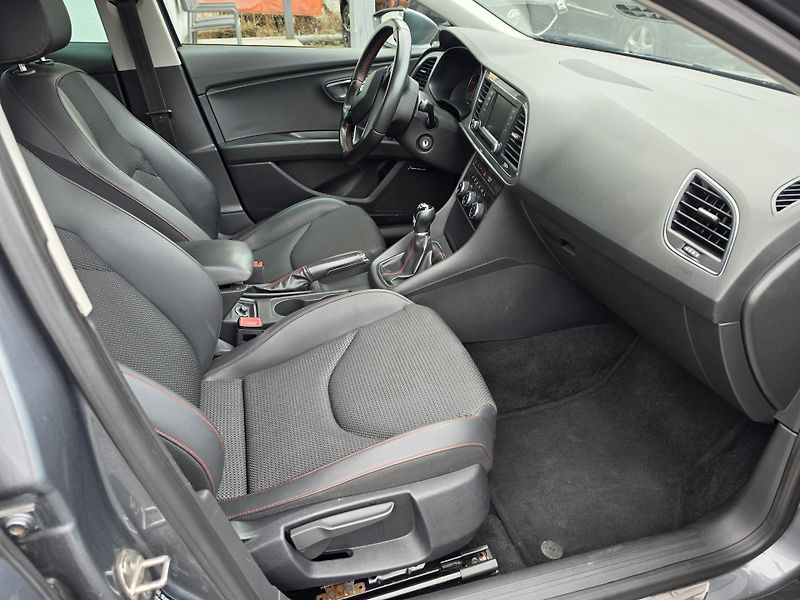 Seat Leon 2.0 TDI FR Led - fotka 16 z 22