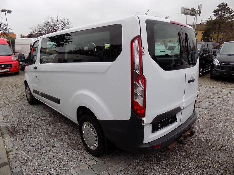 Ford Transit Custom 2,2 TDCI 92 KW L2H1 9 MÍST - fotka 16 z 50