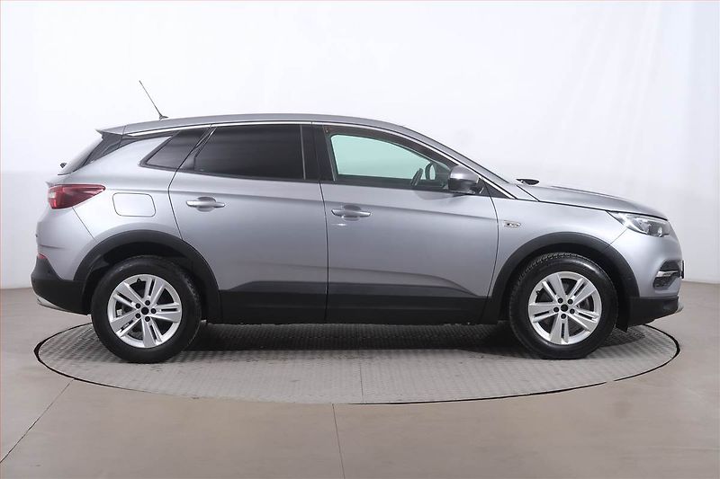 Opel Grandland X (2020) 1.2 Turbo, Serv.kniha, Kůže - fotka 6 z 22