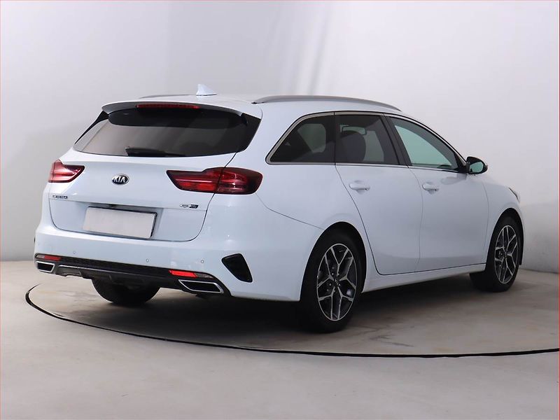 Kia Ceed (2020) GT Line 1.6 CRDi, Serv.kniha - fotka 5 z 19