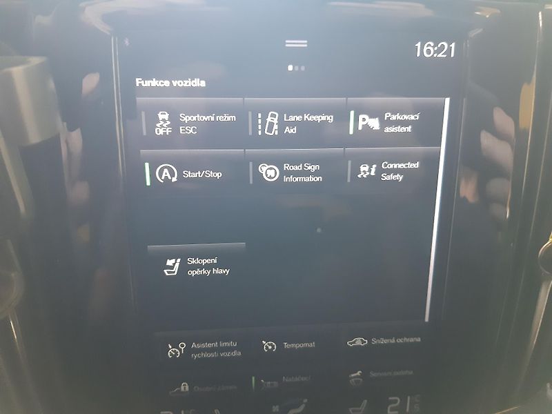 Volvo V90 2,0 d CROSSCOUNTRY 4x4 - fotka 11 z 22