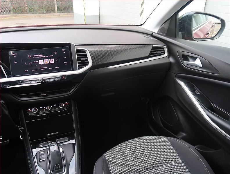 Opel Grandland X (2023) 1.2 Turbo, Automat, Serv.kniha - fotka 8 z 22