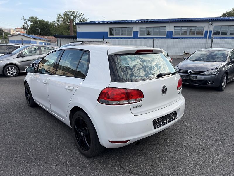 Volkswagen Golf 1.6 tdi, 77kw - fotka 2 z 11