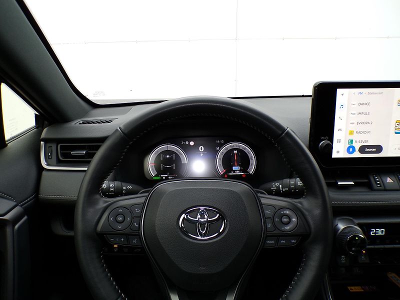 Toyota RAV4 2.5 HSD e-CVT AWD GR-Sport - fotka 15 z 23