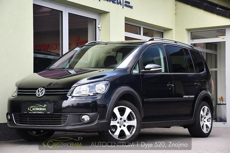 Volkswagen Touran 2.0TDi CROSS NAVI VÝHŘEV - fotka 1 z 48