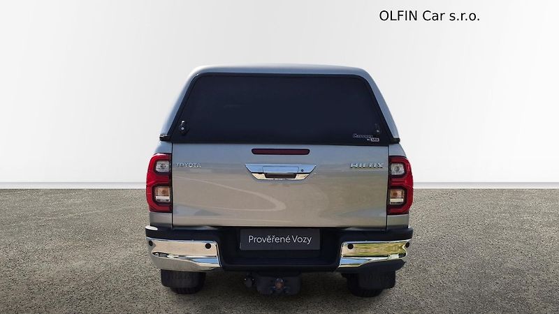 Toyota Hilux Executive 2,8D 150Kw - fotka 9 z 25