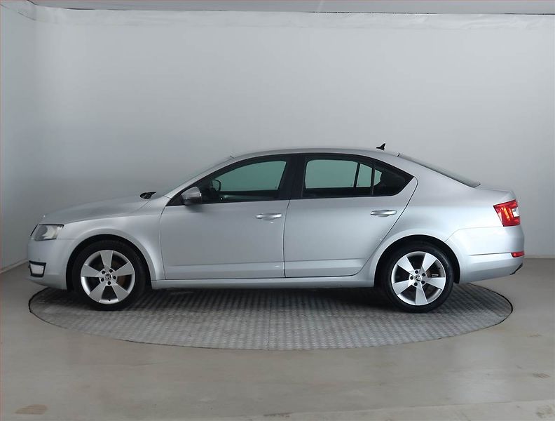 Škoda Octavia (2015) Elegance 1.6 TDI, Tempomat - fotka 3 z 17