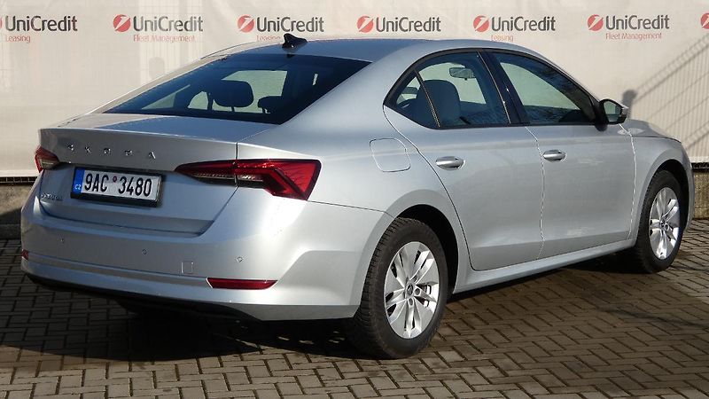 Škoda Octavia 2,0 TDI  Ambition DSG - fotka 3 z 20