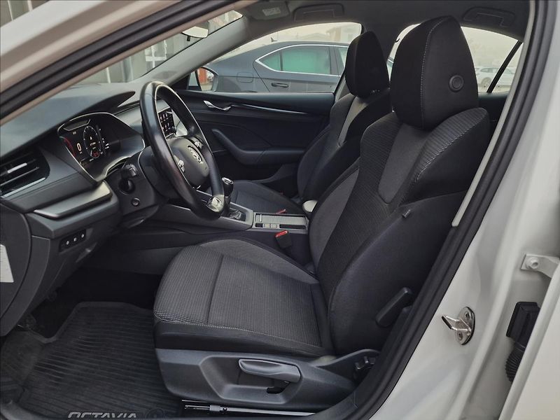 Škoda Octavia 2.0TDI Ambition,ČR,1.Majitel - fotka 19 z 50