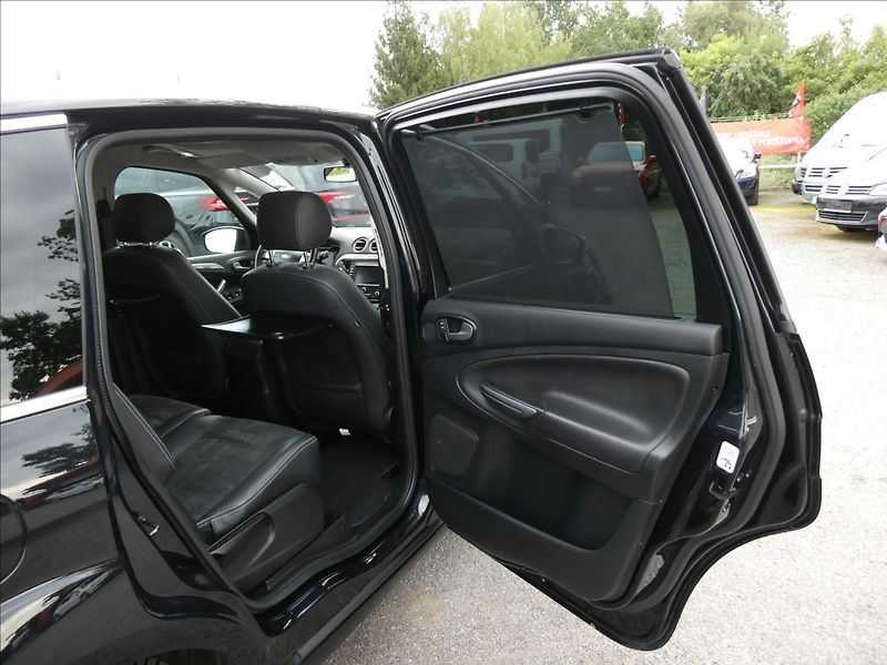 Ford S-MAX 2,0 EcoBoost Titanium,AT,závěs - fotka 27 z 60
