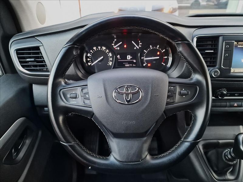 Toyota ProAce Verso 2.0 D-4d 110kW L2 Shuttle, ČR - fotka 23 z 50