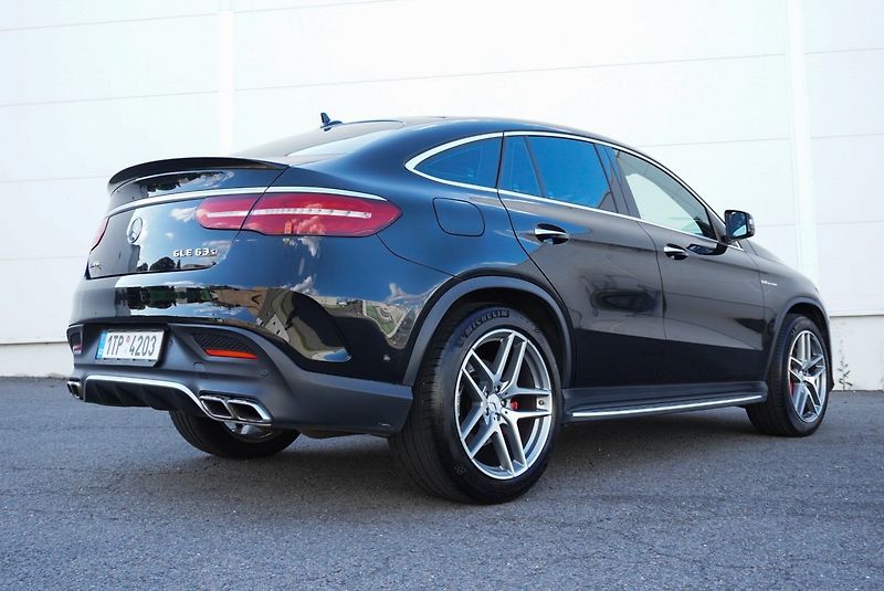 Mercedes-Benz GLE 63S AMG 4M - fotka 7 z 50