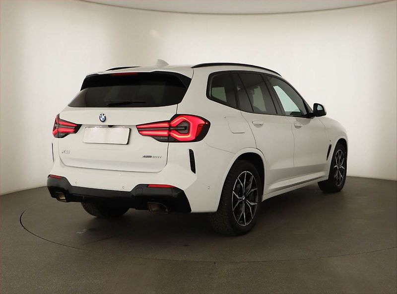 BMW X3 (2022) xDrive20i - fotka 5 z 18