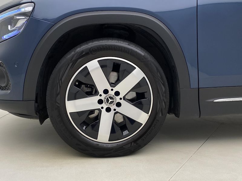 Mercedes-Benz GLB 200d 4MATIC AUT CZ 7míst - fotka 38 z 60