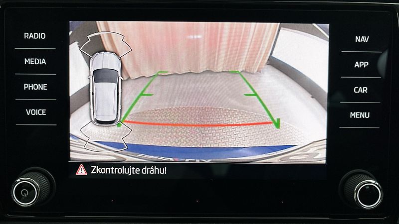 Škoda Karoq 2.0 TDI DSG 4x4 Ambition - fotka 12 z 27