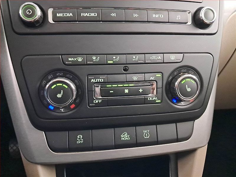 Škoda Yeti (2011) 2.0 TDI, 4X4, Xenony - fotka 15 z 19