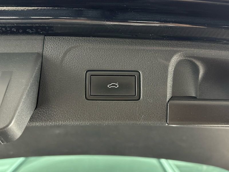 Volkswagen Passat (2022) Business 2.0 TDI 110kW - fotka 27 z 30