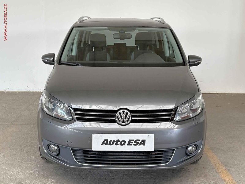 Volkswagen Touran (2013) 1.4 TSi, AC, výhřev sed. - fotka 2 z 15