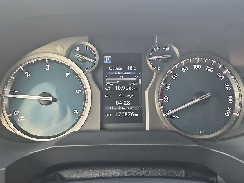 Toyota Land Cruiser LC 150 2,8 D-4D 4x4 6AT Comfor - fotka 20 z 29