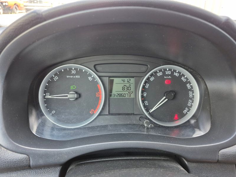 Škoda Fabia (2009) Ambiente Plus 1.9 TDI 77kW Com - fotka 14 z 22