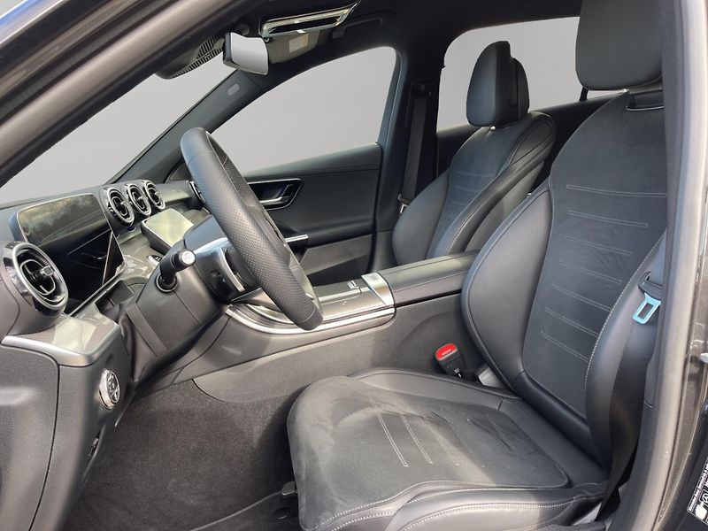 Mercedes-Benz Třídy C (2025) C 300 de 4MATIC kombi - fotka 8 z 21