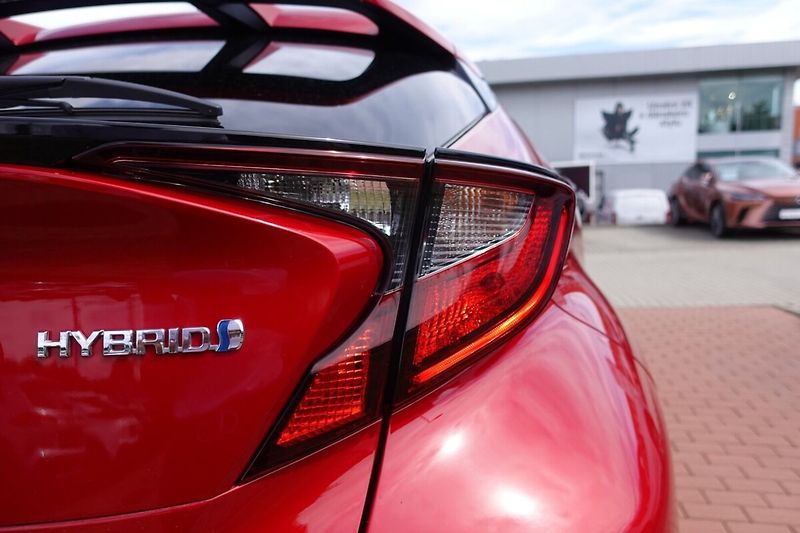 Toyota C-HR 1.8HSD - 1 CVT Style - fotka 31 z 32