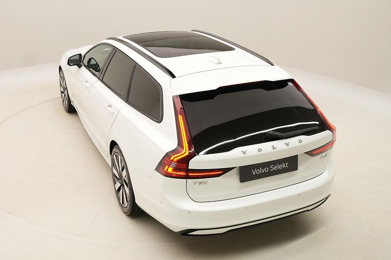Volvo V90 T6 AWD RECHARGE DARK PLUS AUT - fotka 18 z 62