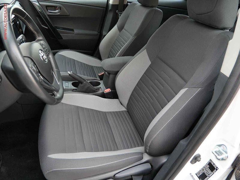 Toyota Auris (2019) 1.6i, ČR, AC, tempo - fotka 9 z 20